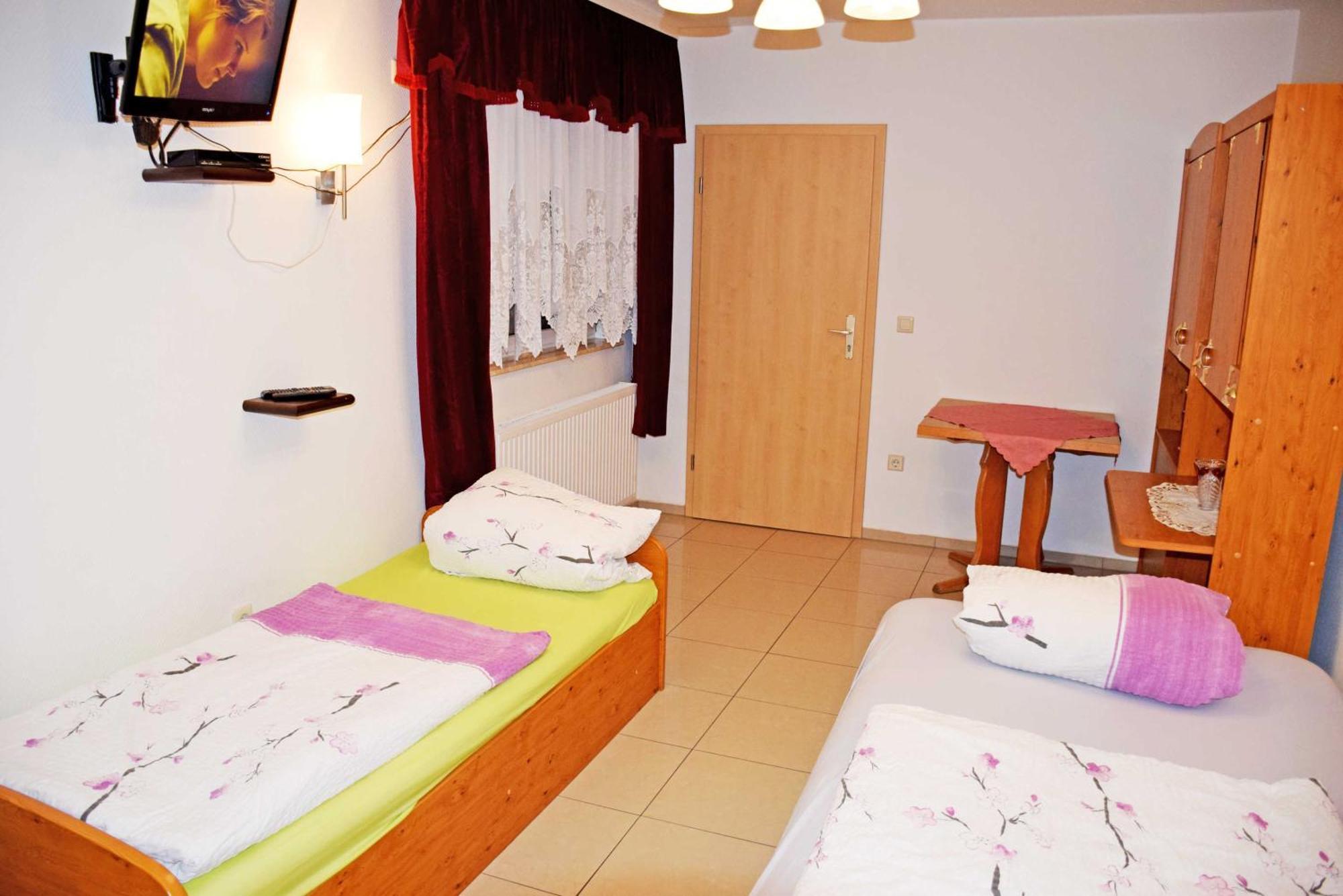 Ferienwohnung/ Ferienzimmer Asche 애세르슬레벤 외부 사진