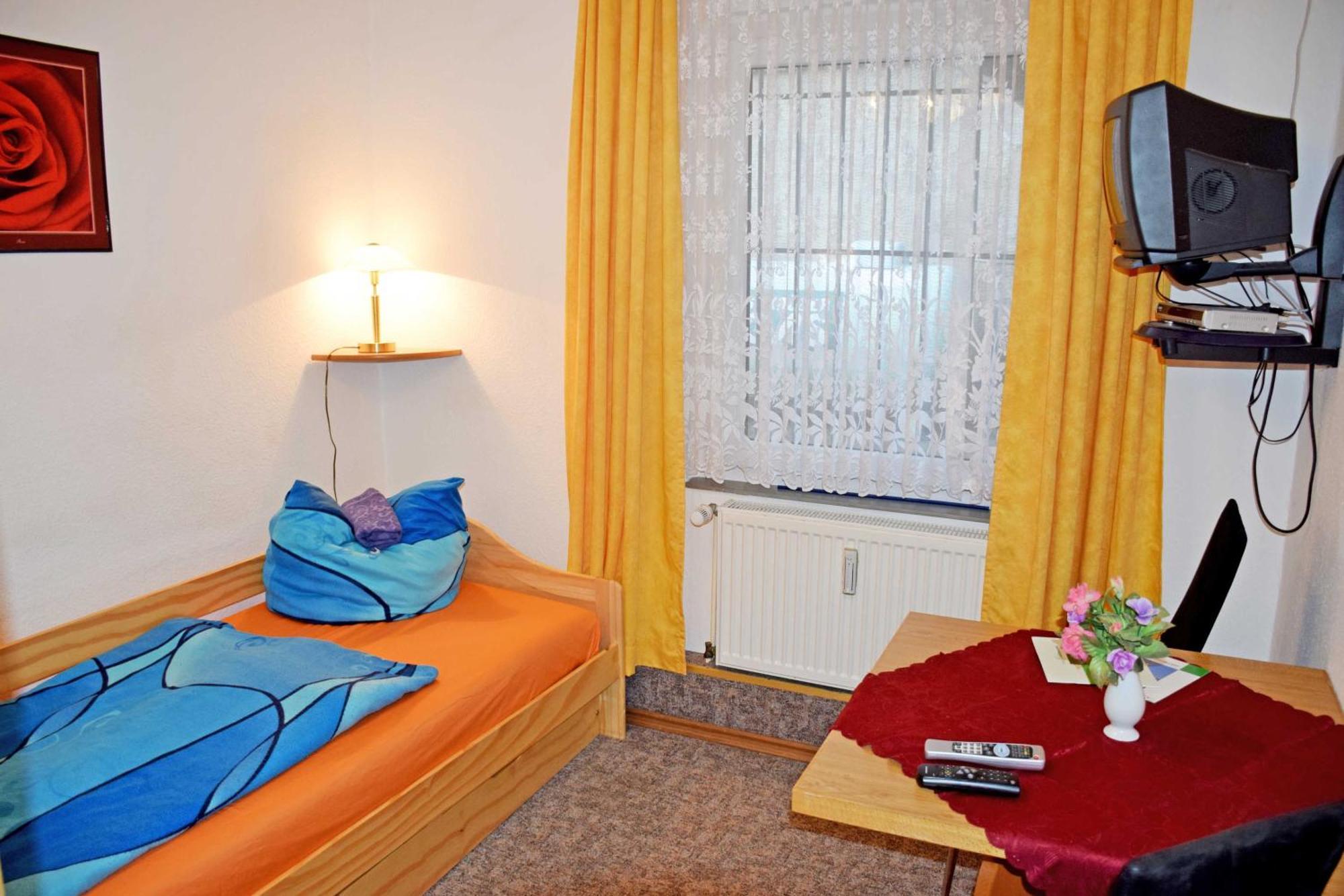 Ferienwohnung/ Ferienzimmer Asche 애세르슬레벤 외부 사진