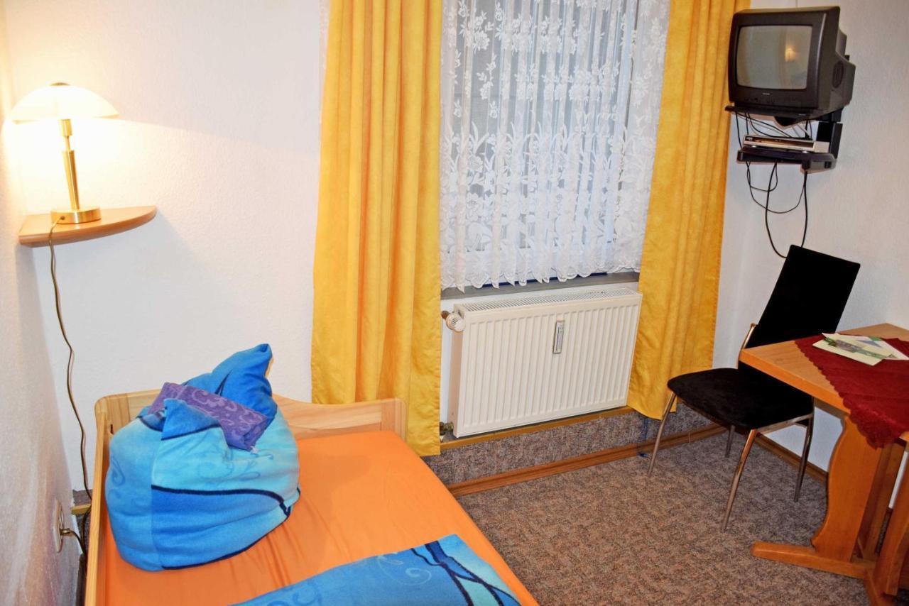 Ferienwohnung/ Ferienzimmer Asche 애세르슬레벤 외부 사진